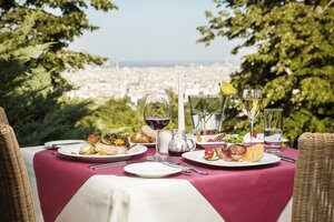 View terrace with laid table | Hotel Schloss Wilhelminenberg in Vienna