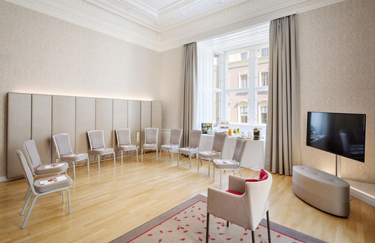 Junior Suite Seminarraum mit Sesselkreis | Hotel Rathauspark in Wien