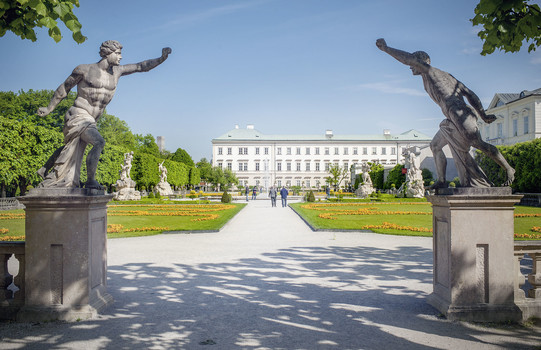 Mirabell Castle with statues | Salzburg | © Tourismus Salzburg