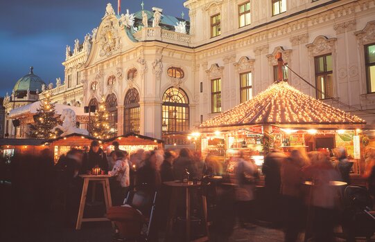 Christmas market in vienna in front of the upper belvedere