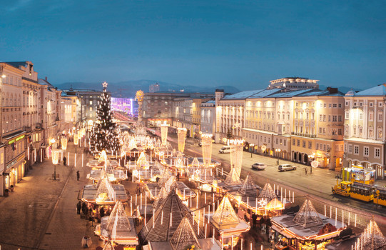 Main square Linz Christmas market